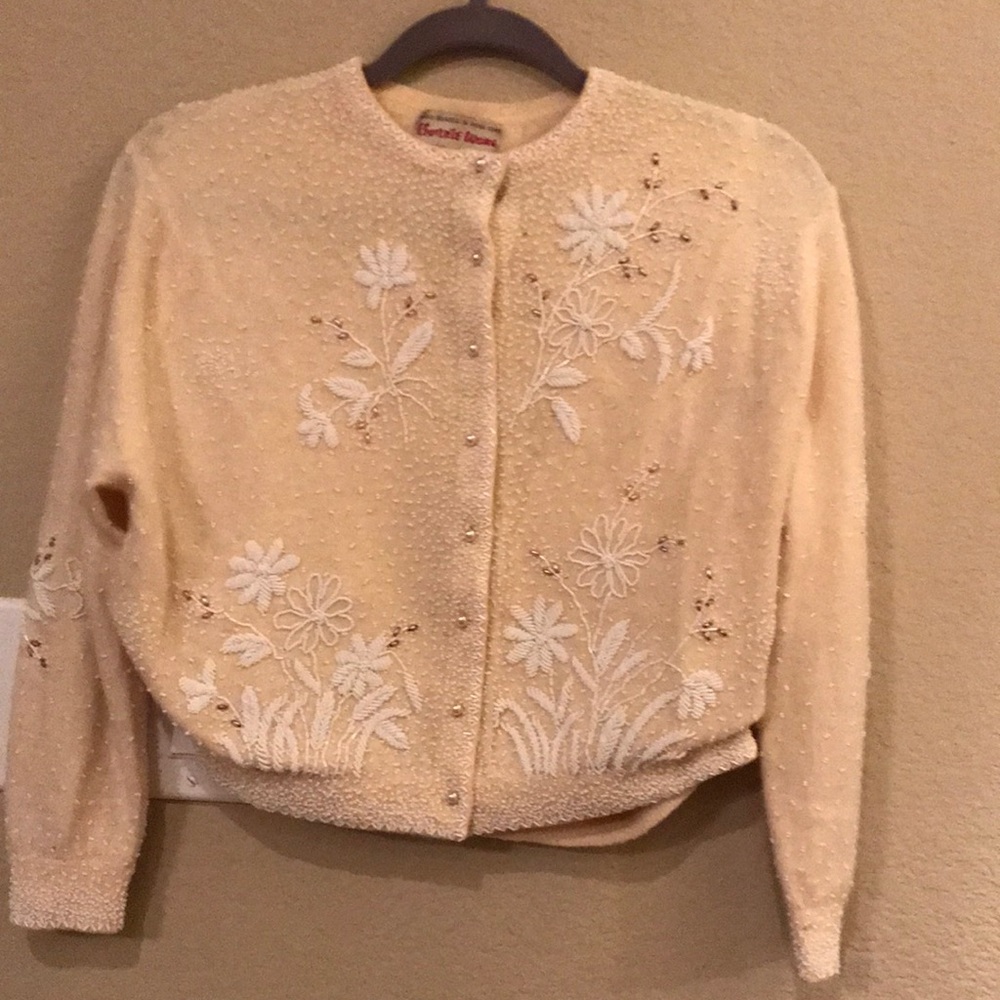 Beautiful vintage sweater